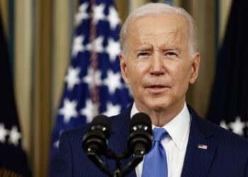 Republicanos criticam acordo firmado por McCarthy com Biden sobre teto da dívida dos EUA