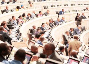 Parlamentares da Região dos Grandes Lagos trocam experiências em Luanda