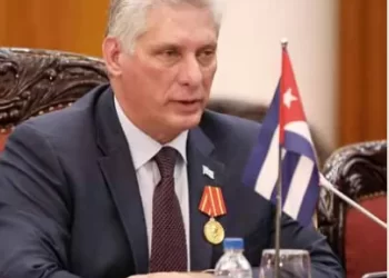 Presidente cubano em Angola para o reforço da cooperação bilateral