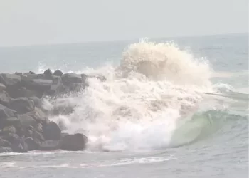 Especialista defende construção de paredões na costa do Lobito para “salvar” Restinga de calemas