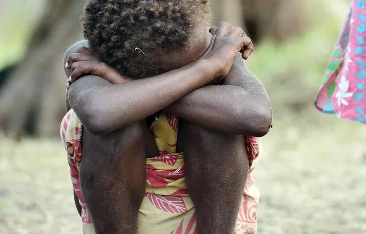 Dois adultos violam uma criança de 10 anos em Malanje