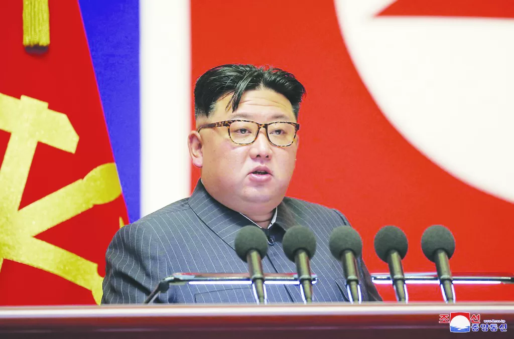 This undated photo released by North Korea's official Korean Central News Agency (KCNA) on September 6, 2022 shows North Korean leader Kim Jong Un attending a meeting of reviewing the state's disaster prevention work in Pyongyang. (Photo by KCNA VIA KNS / AFP) / - South Korea OUT / ---EDITORS NOTE--- RESTRICTED TO EDITORIAL USE - MANDATORY CREDIT "AFP PHOTO/KCNA VIA KNS" - NO MARKETING NO ADVERTISING CAMPAIGNS - DISTRIBUTED AS A SERVICE TO CLIENTS
THIS PICTURE WAS MADE AVAILABLE BY A THIRD PARTY. AFP CAN NOT INDEPENDENTLY VERIFY THE AUTHENTICITY, LOCATION, DATE AND CONTENT OF THIS IMAGE. /