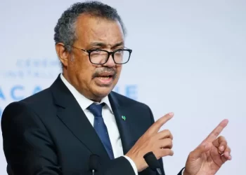 OMS pede “acesso total” a Pequim para determinar origem da Covid-19