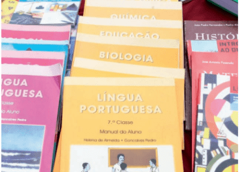 Carta do leitor: Falta de manuais escolares