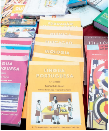 Carta do leitor: Falta de manuais escolares