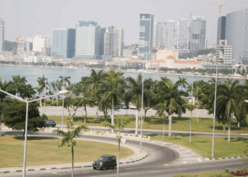 Investimento angolano no exterior reduz para USD 33,4 mil milhões