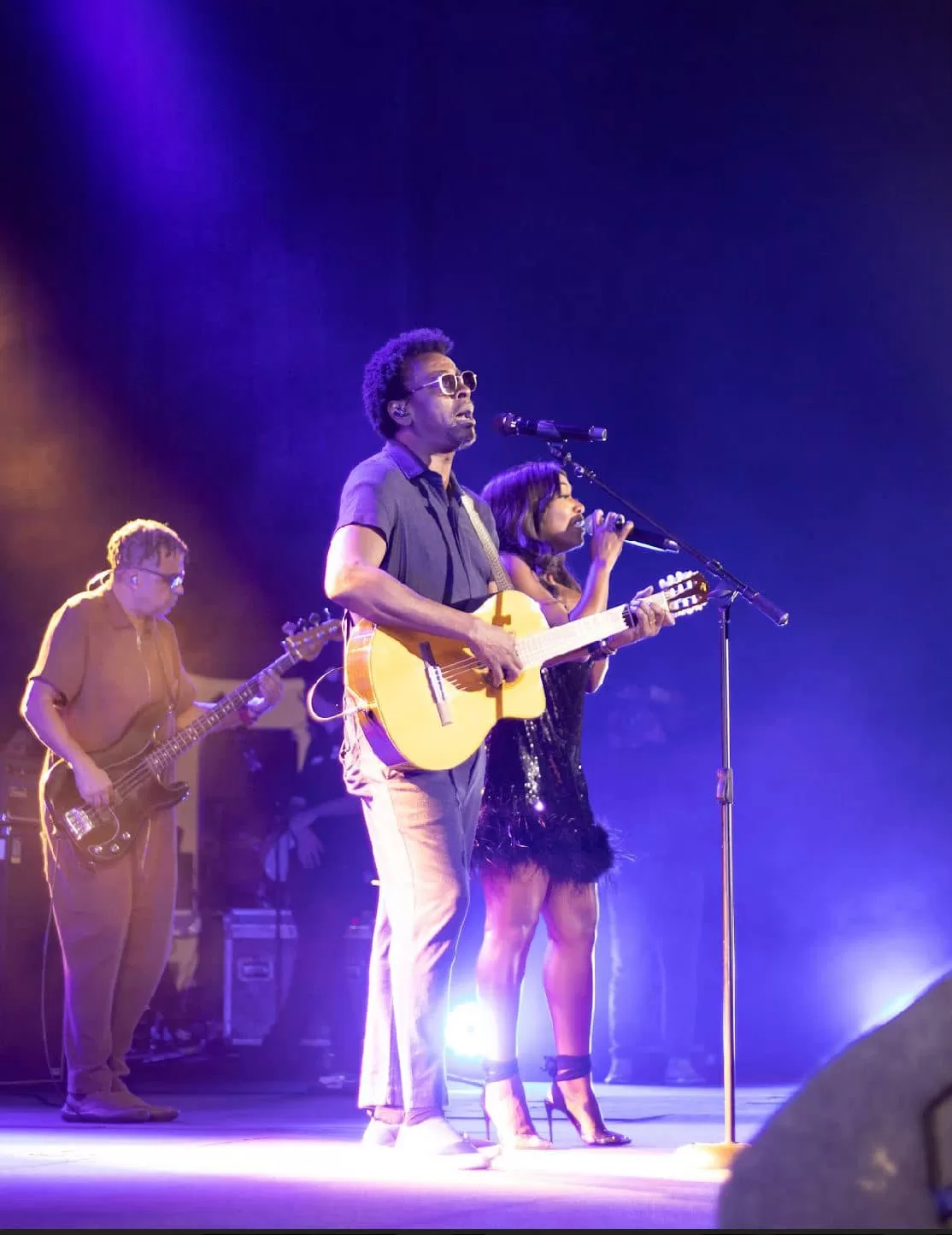 Músicos Seu Jorge e Pérola fazem o público vibrar com sucessos no CCB