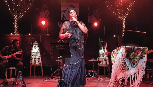 Bevy Jackson ‘desfila’ fado no palco do MAAN