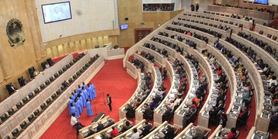 Parlamento “chumba” proposta da UNITA de destituição do PR 