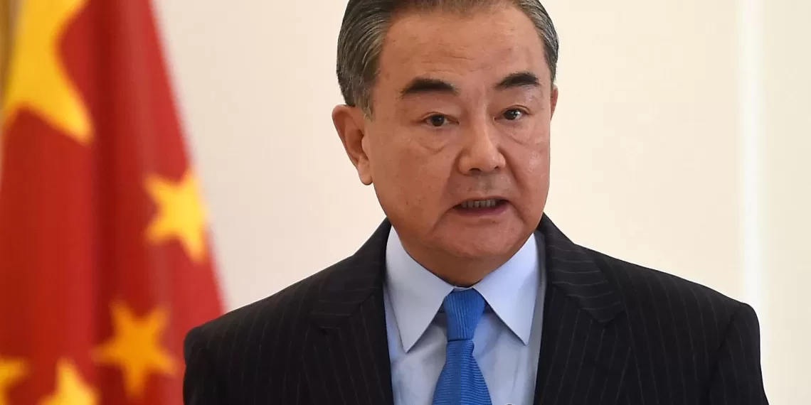 China está pronta para cooperar com a Rússia na defesa da justiça internacional, declara chanceler