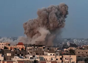 Israel planeia destruição total de Gaza com bombas aéreas JDAM, diz jornalista Hersh