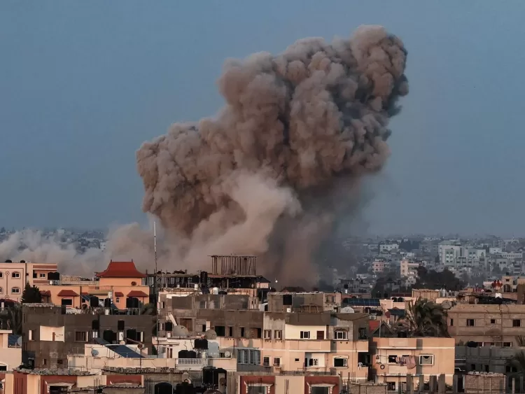 Israel planeia destruição total de Gaza com bombas aéreas JDAM, diz jornalista Hersh