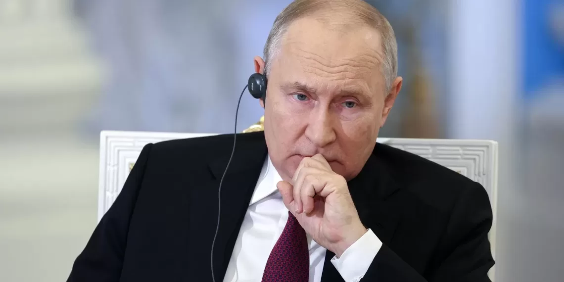 Putin dirige a partir do Kremlin manobras das forças nucleares russas por terra, ar e mar
