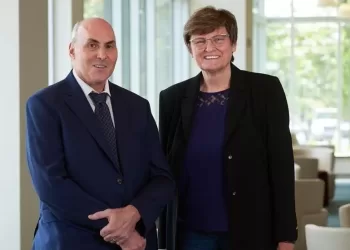 Prémio Nobel  de Medicina é atribuído aos criadores da vacina para Covid-19