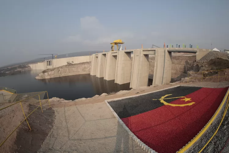 Angola vai produzir 71% de energias limpas até 2027