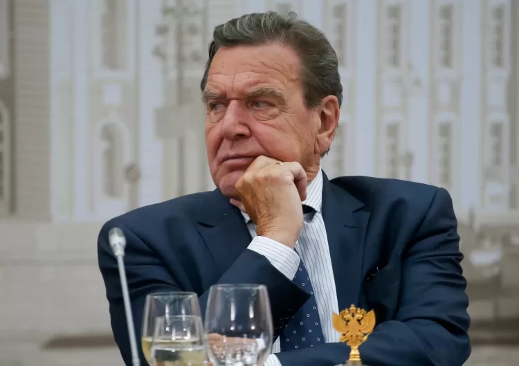 Ex-chanceler alemão revela por que as negociações de paz entre Rússia e Ucrânia fracassaram