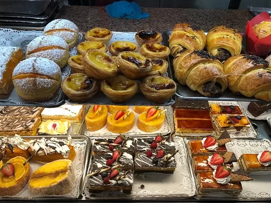 Mulheres do Cuvango beneficiam de kits de pastelaria