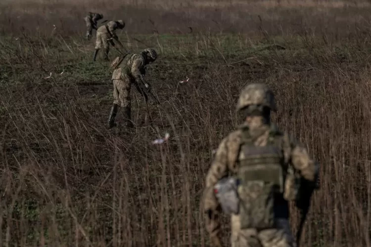 Rússia diz que está a travar as tropas ucranianas no rio Dnieper