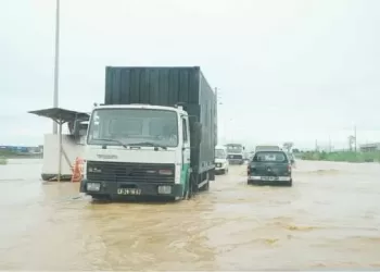 Chuvas em Luanda inundam mais de duas mil residências
