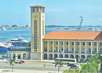 Movimento de navios  cresce 8% no Porto  de Luanda em um ano