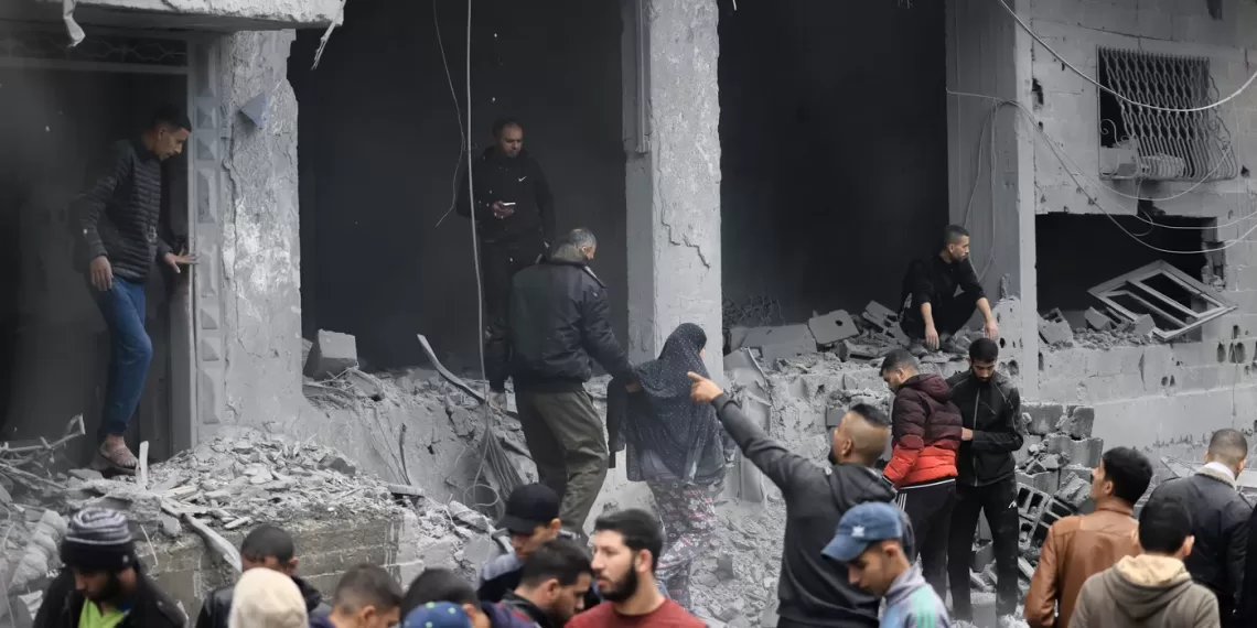 UE pede “pausas humanitárias urgentes” e condena bombardeamento de escolas em Gaza