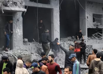 UE pede “pausas humanitárias urgentes” e condena bombardeamento de escolas em Gaza