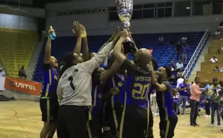Interclube conquista primeiro troféu da temporada