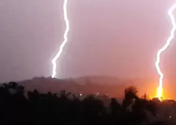 Descarga eléctrica mata duas  pessoas e fere uma em Menongue