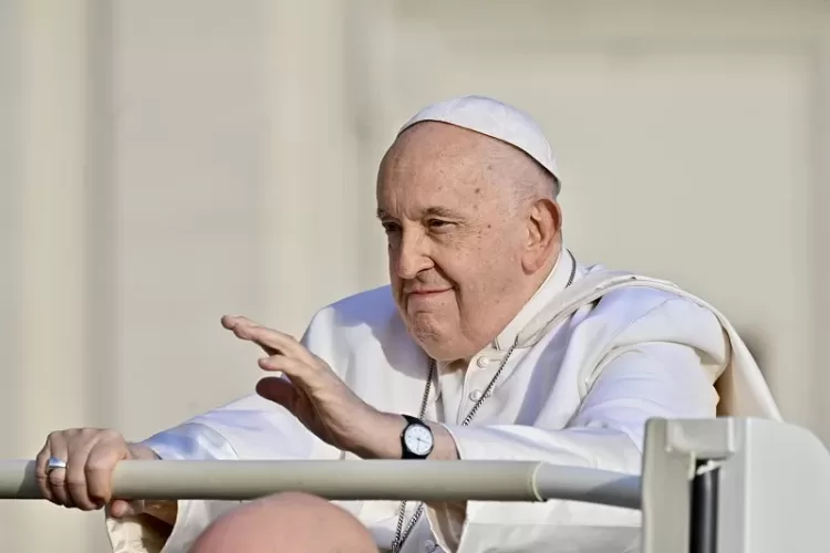 Gripe leva Papa a rezar Angelus dominical a partir da sua residência