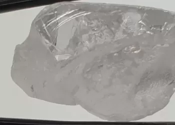 Lulo extrai diamante de 208 quilates