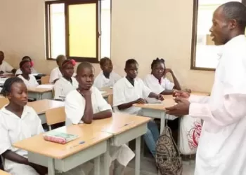 Namibe carece de mais de 300 salas de aulas e cerca de dois mil professores