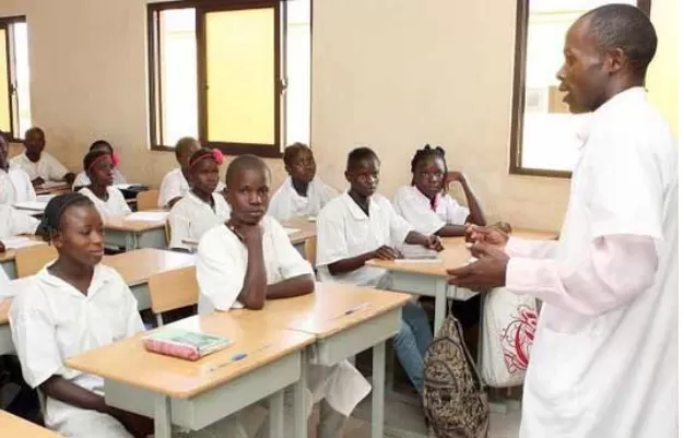 Namibe carece de mais de 300 salas de aulas e cerca de dois mil professores