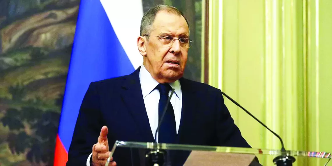 Com o mundo cansado do dólar, Lula impulsionou criação de sistemas de pagamento alternativos, diz Lavrov