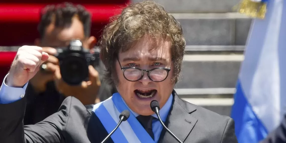 Milei desiste de retórica anticomunista e pede dinheiro à China