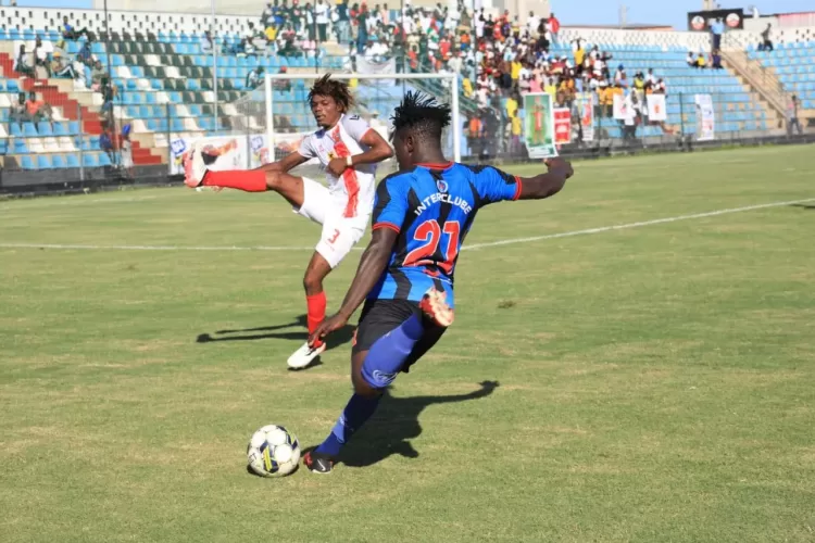 São Salvador surpreende Interclube em pleno 22 de Junho