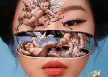 Conheça a artista sul coreana que usa a própria pele como tela