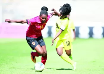 Andamos a brincar ao futebol feminino