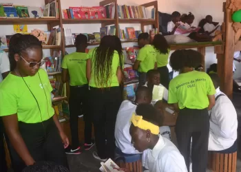 Biblioteca comunitária “Kandengue BVFV” beneficia crianças e jovens no Zango