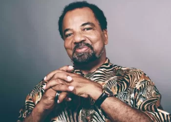 Bonga galardoado com Prémio da Música em França