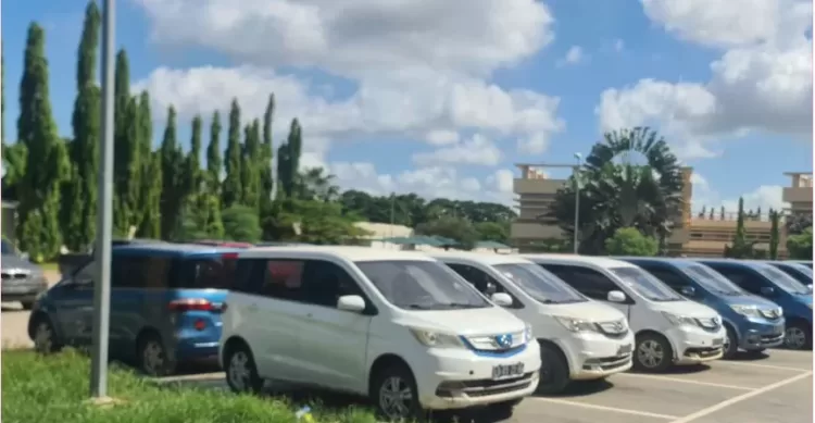 SIC apreende 27 viaturas eléctricas por suposta burla
