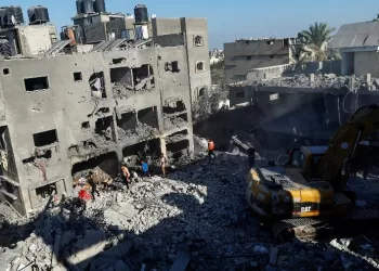 Ataques aéreos israelitas contra campo de refugiados em Gaza matam 14 pessoas, diz relatório