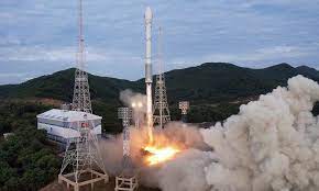 Satélite espião da Coreia do Norte para fornecer informações militares entra em operação