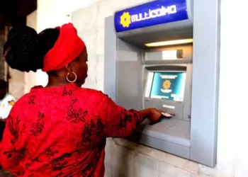 Taxa interbancária fixada em 700 kz