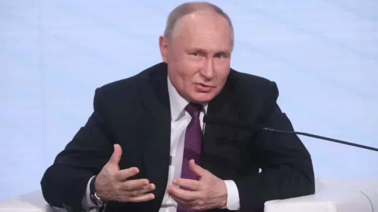 Putin avisa Finlândia que terá problemas com a Rússia por aderir à NATO