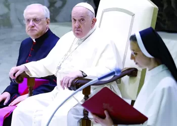 Papa regressa às actividades normais após tratar uma bronquite