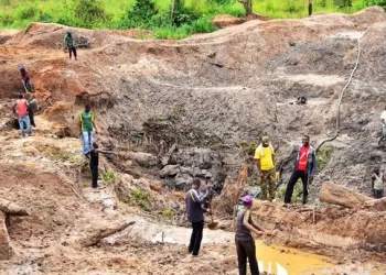 Garimpo de diamante continua a atrair imigrantes da RDC