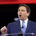EUA: Ron DeSantis abandona campanha para presidente e vai apoiar Trump