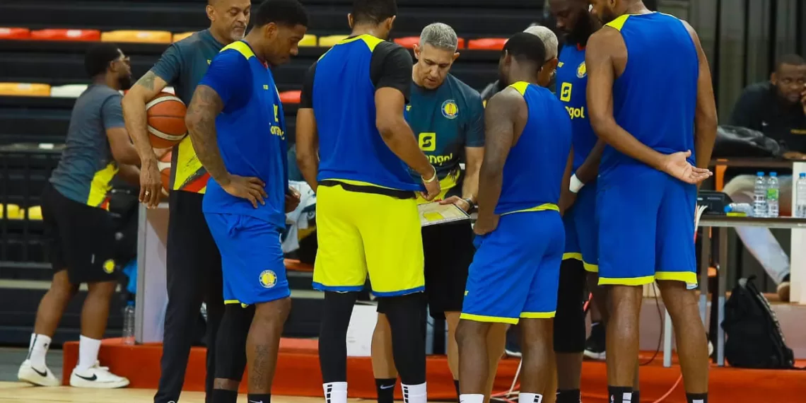 Petro trabalha em Talatona com foco no jogo frente ao Kwanza