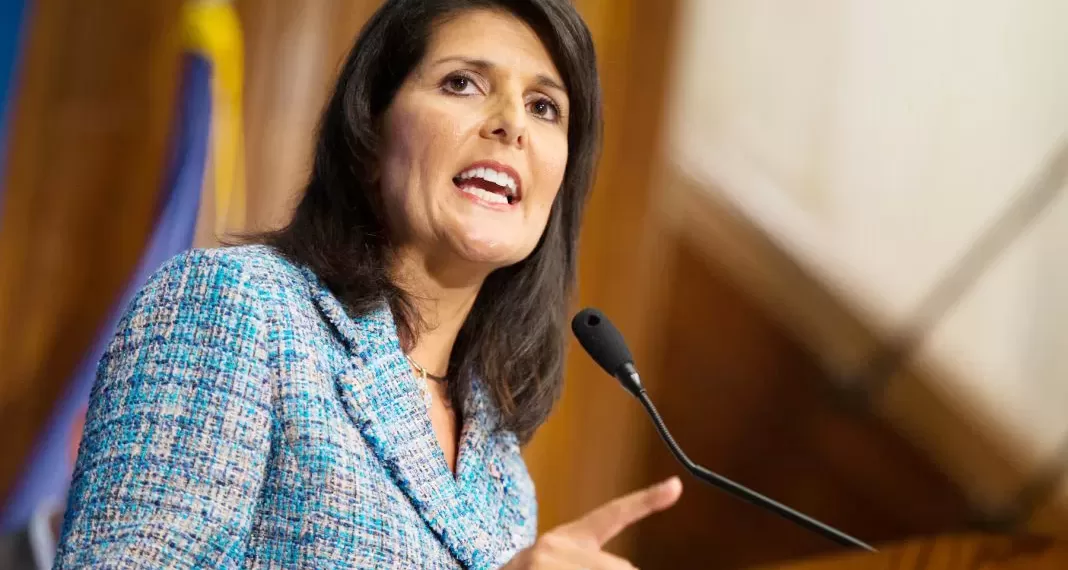 Aborto, guerras e podologia: Nikki Haley e Ron DeSantis trocam acusações e insultos no primeiro debate a dois nos EUA