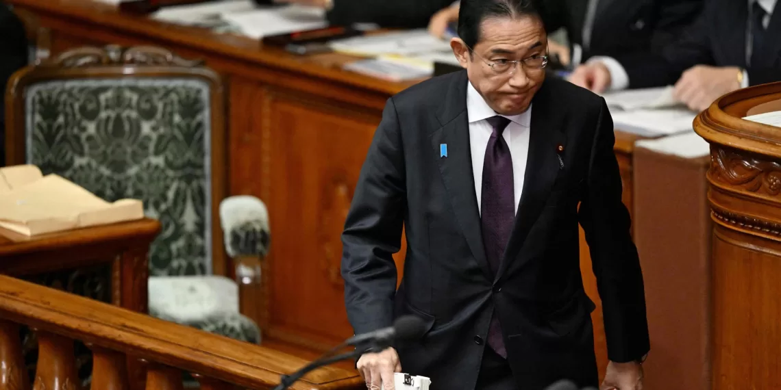 Kishida apresenta  desculpas por escândalos de corrupção no Japão